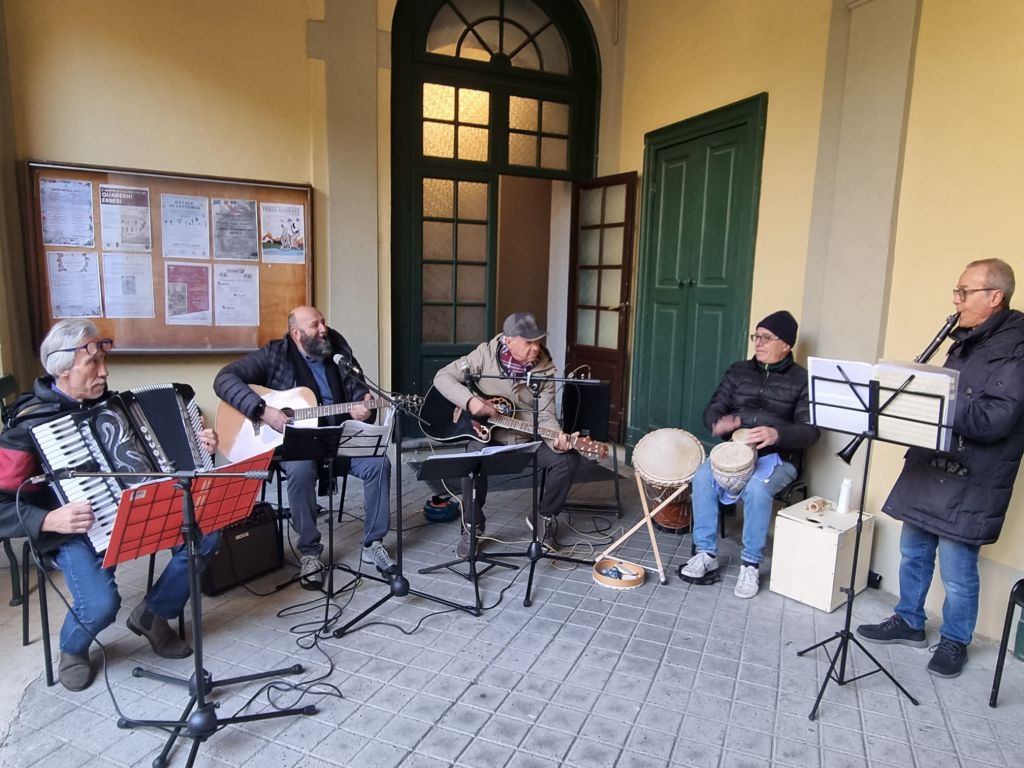 I cantastorie della Martesana che hanno allietato la cerimonia con le loro musiche