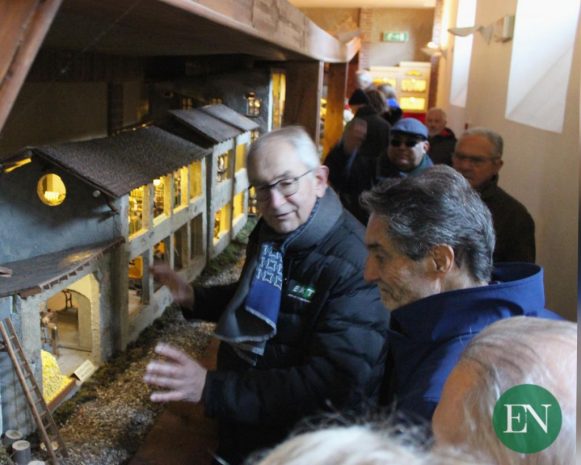 Il Presidente Fontana al presepe di Crevenna