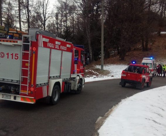 incendio veicolo barni