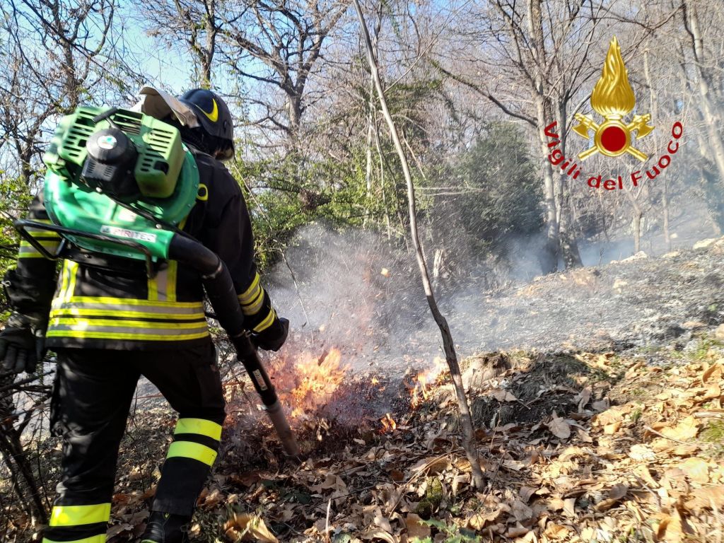 San Miro incendio vigili del fuoco