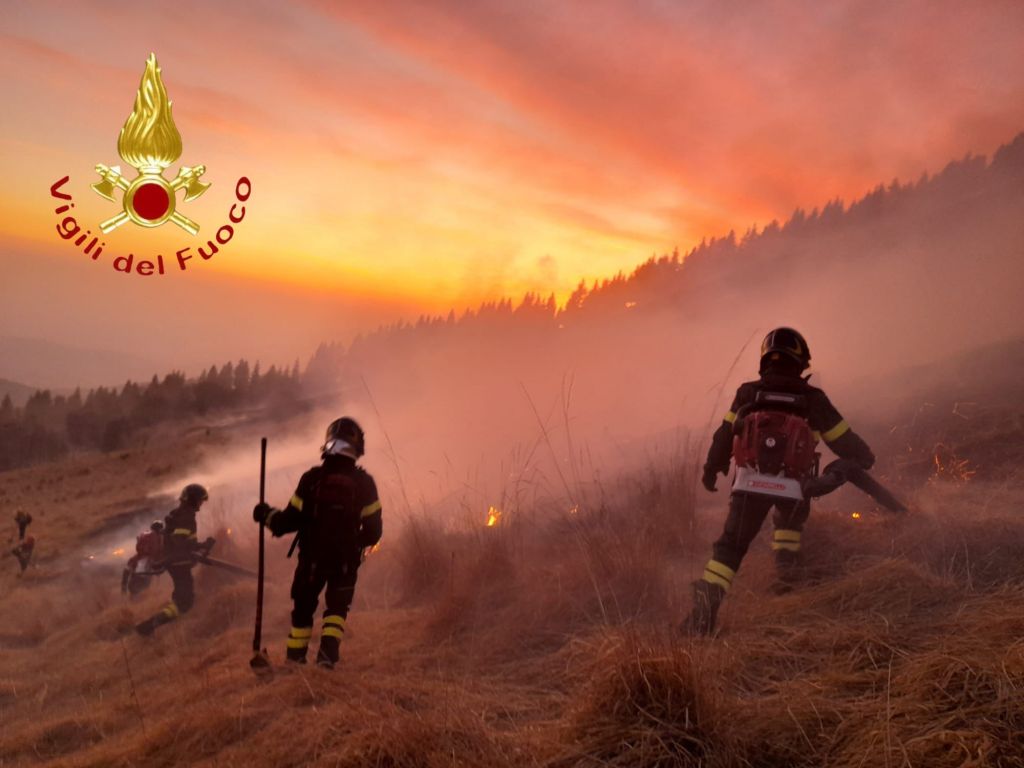 Incendio Bollettone Vigili del Fuoco