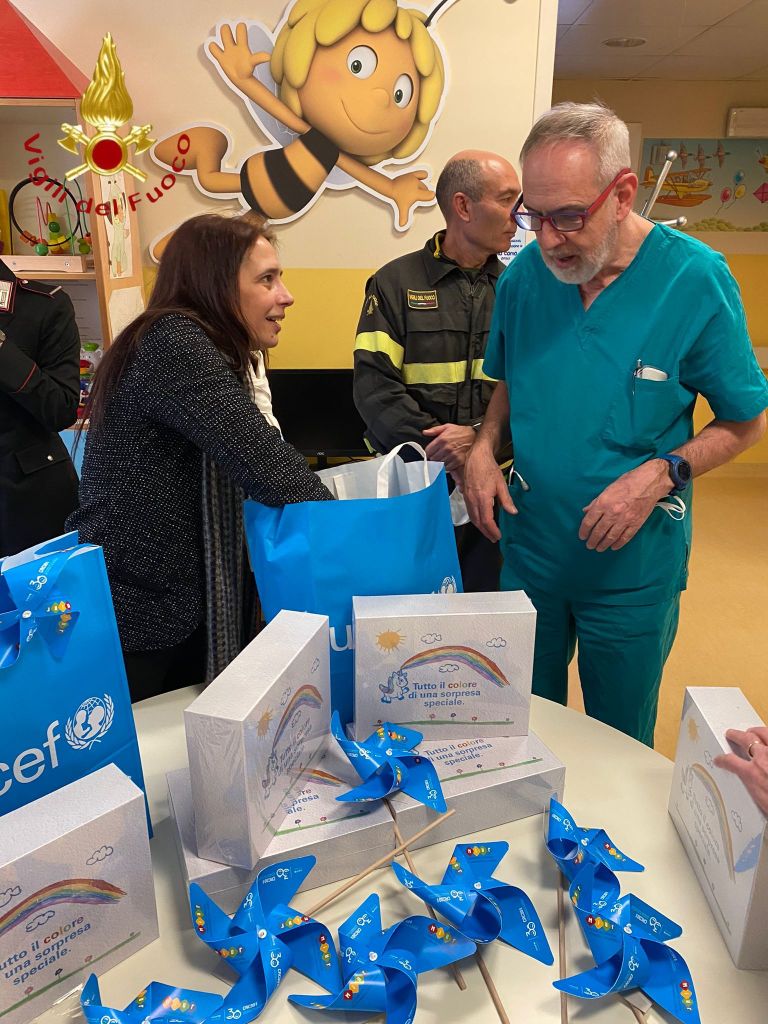 regali sospesi unicef ospedale erba