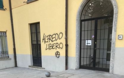 scritte anarchiche erba