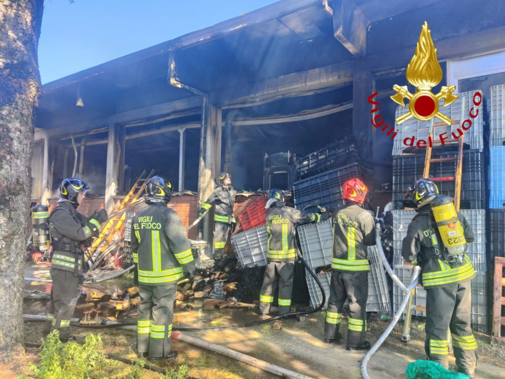 incendio azienda brenna