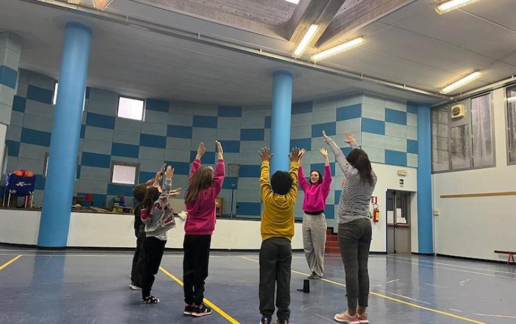 corso di yoga primaria rogeno