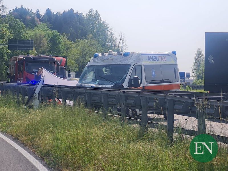 incidente auto ambulanza costa masnaga