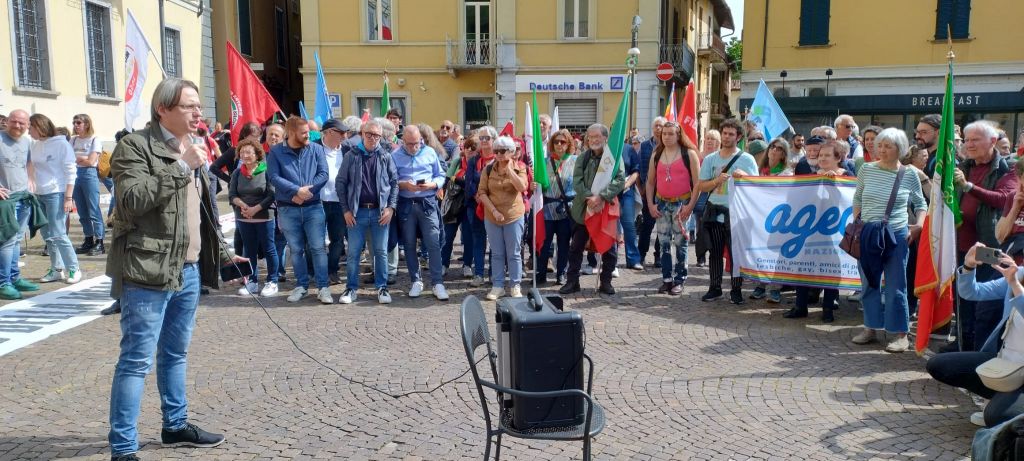 manifestazione antifascista dongo movimento 5 stelle