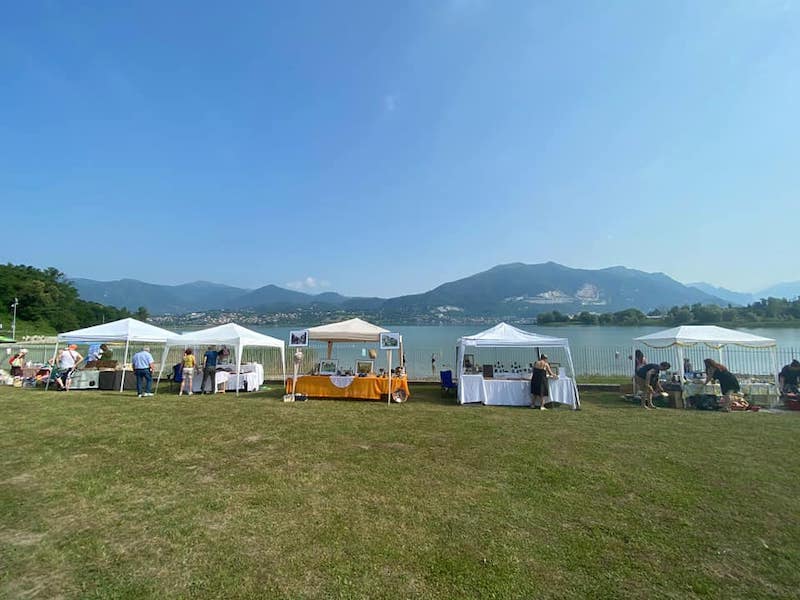 mercatini  a  lago rogeno