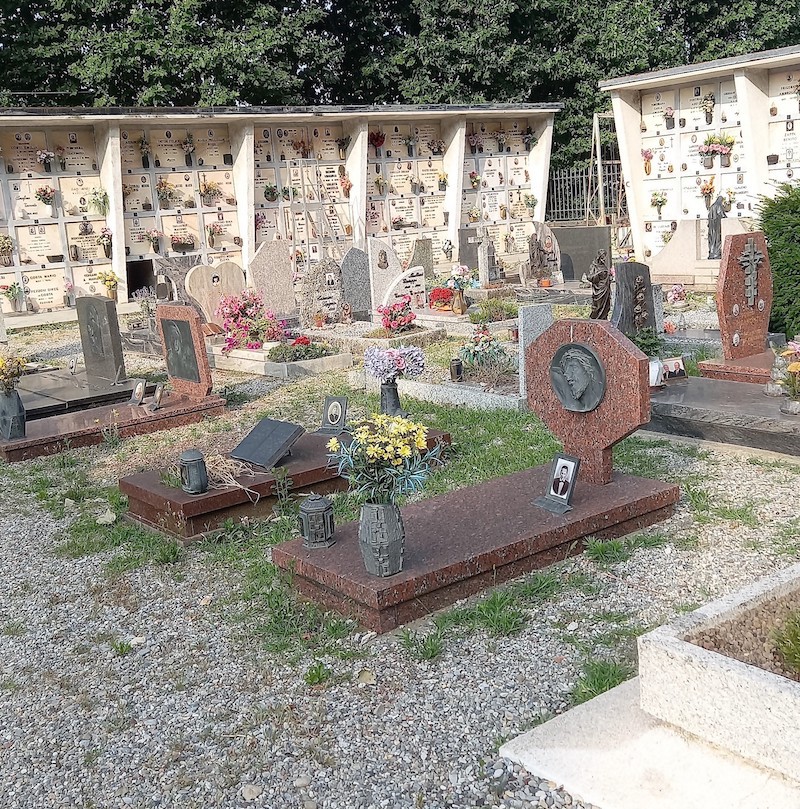 degrado cimitero arcellasco