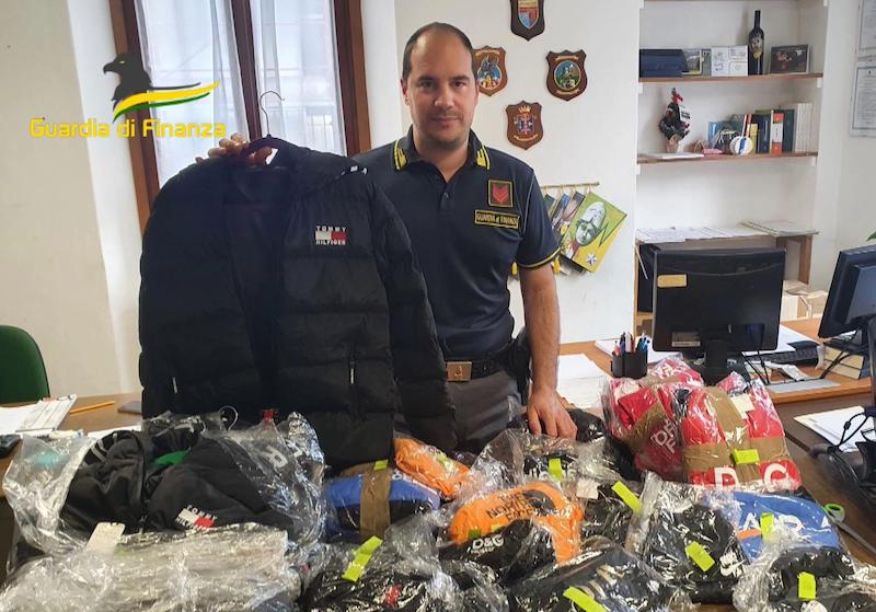 boutique del falso olgiate comasco guardia di finanza