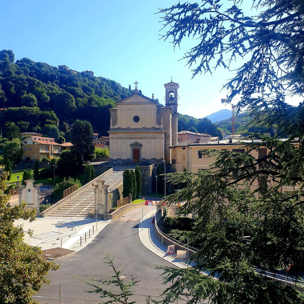 chiesa ponte lambro piazza puecher