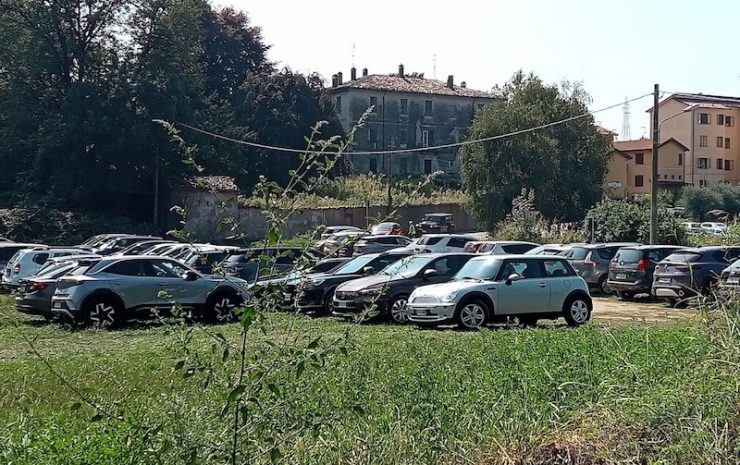 parcheggio abusivo lido di moiana