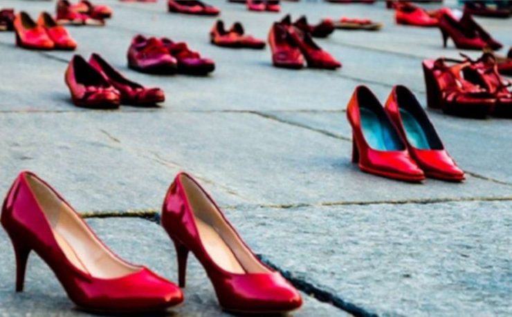 scaroe rosse contro violenza donne