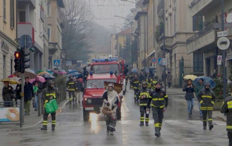 Befana Vigili fuoco Erba