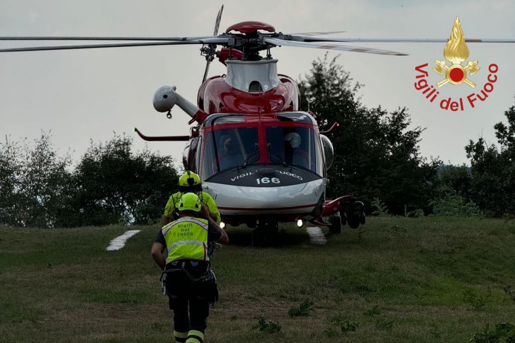 drago elicottero vigili del fuoco alpe vicerè
