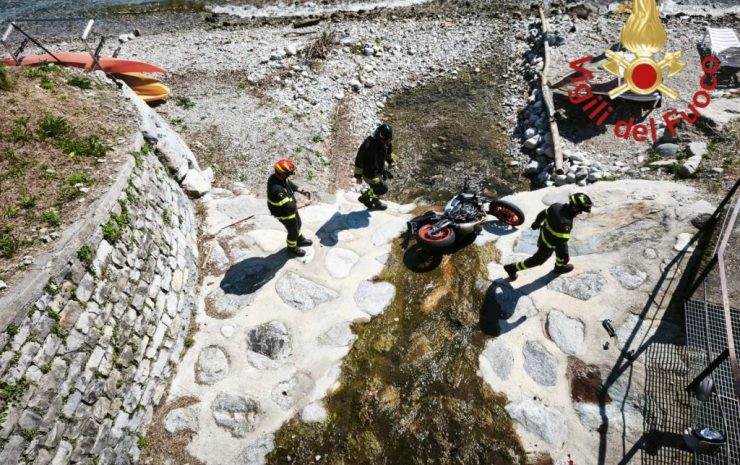 VVF griante moto nel fiume 2025
