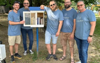 Casette dei libri sistemate e ripristinate