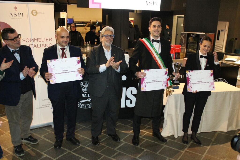 Matteo Cino premiato miglior Sommelier d’Italia