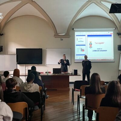 carabinieri studenti scuole