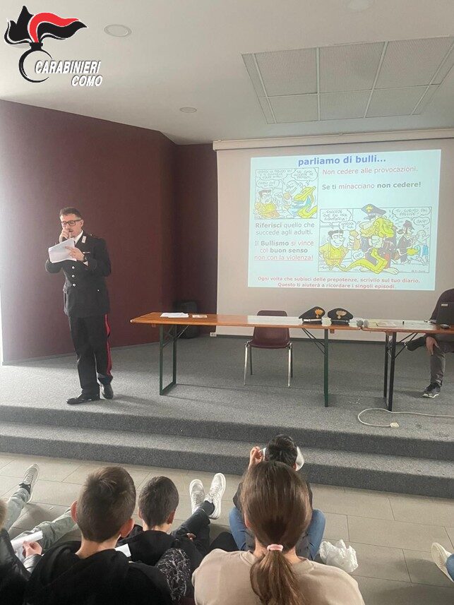 carabinieri studenti scuole 